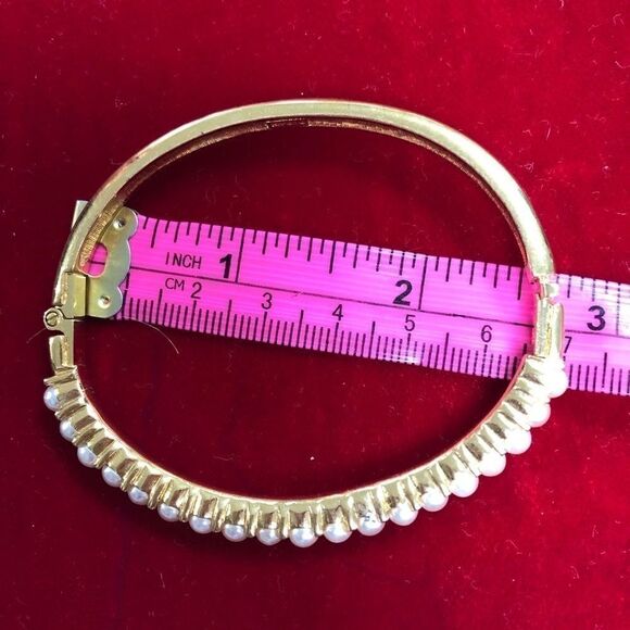 Vintage Napier signed Pearl Bangle gold-tone Bracelet - Picture 2 of 5